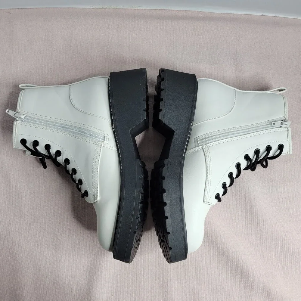 Madden Girl Carra Lace-Up Lug Sole Combat Boots White Size 6 Med